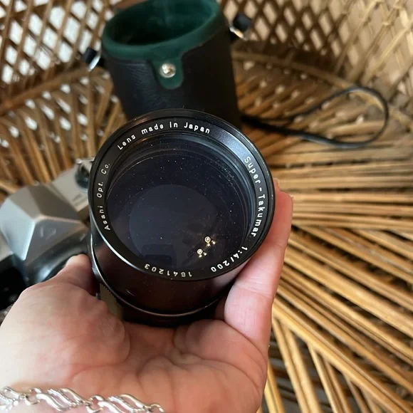 Vintage camera and lens - Picture 3 of 9